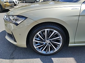 Škoda  Superb COMBI L&K 2.0TDI / 142kW / 4x4 / A7