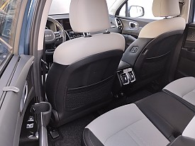 KIA  Sorento 2,2CRDi 142kW 4x4 STYLE 8DCT