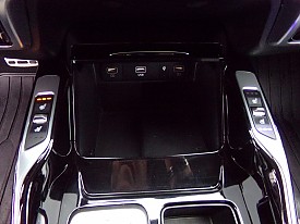 KIA  Sorento 7P MQ4 2,2 CRDi SCR 4x4 8DCT STY